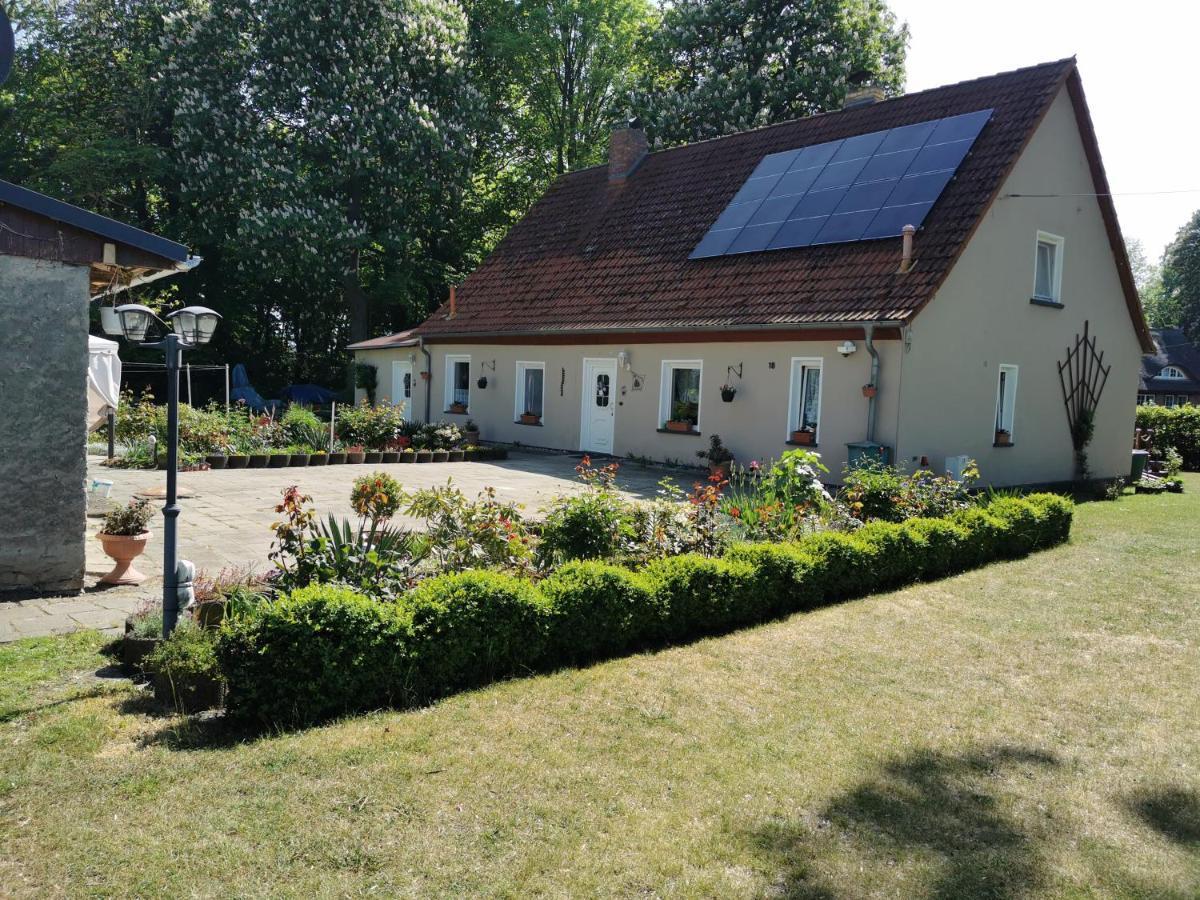 Ferienwohnung Am Stadtrand Garz Ruegen Exterior foto